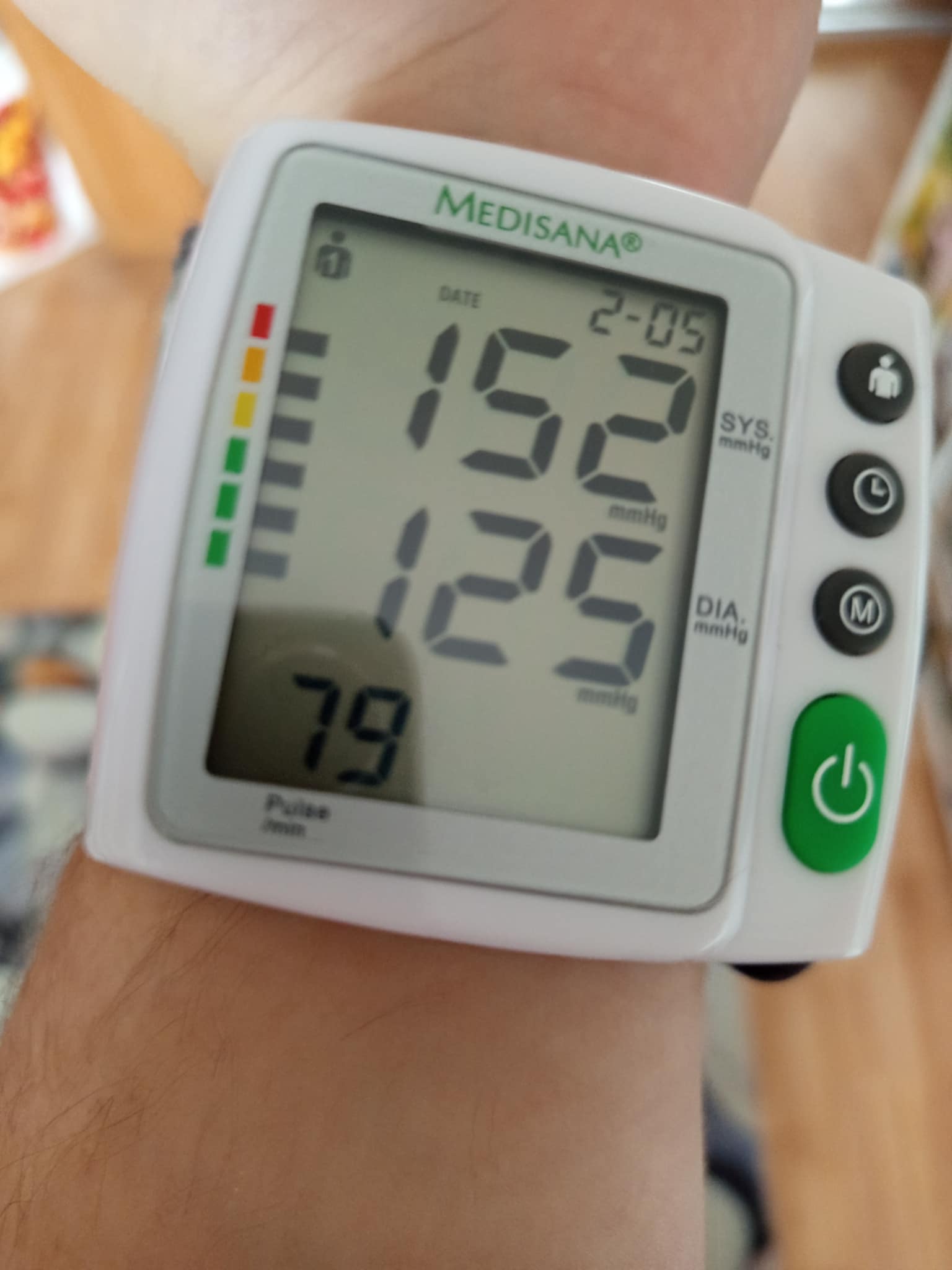 Bez komentára. Dnešný tlak, metadáta v telefóne a fotke: