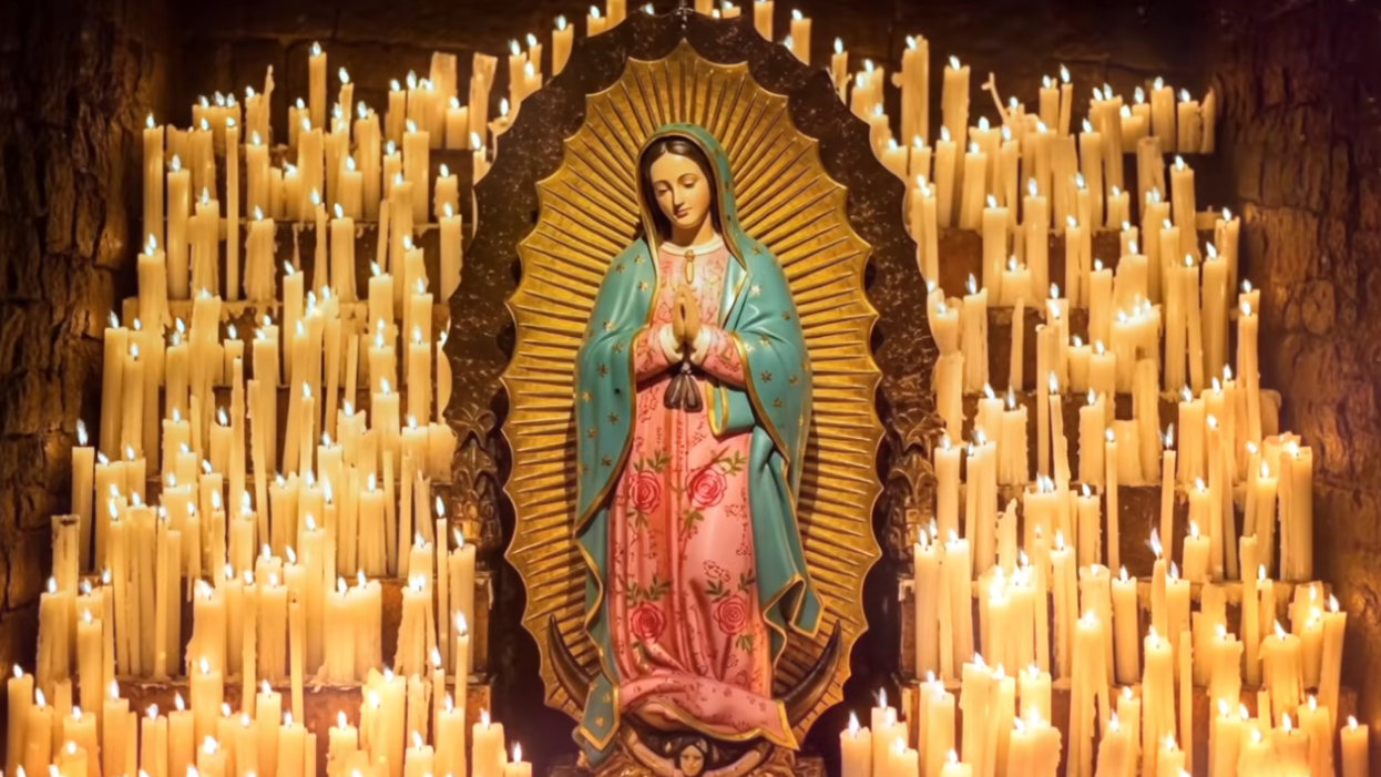 Matka Guadalupská ochraňus svet, prosíme: