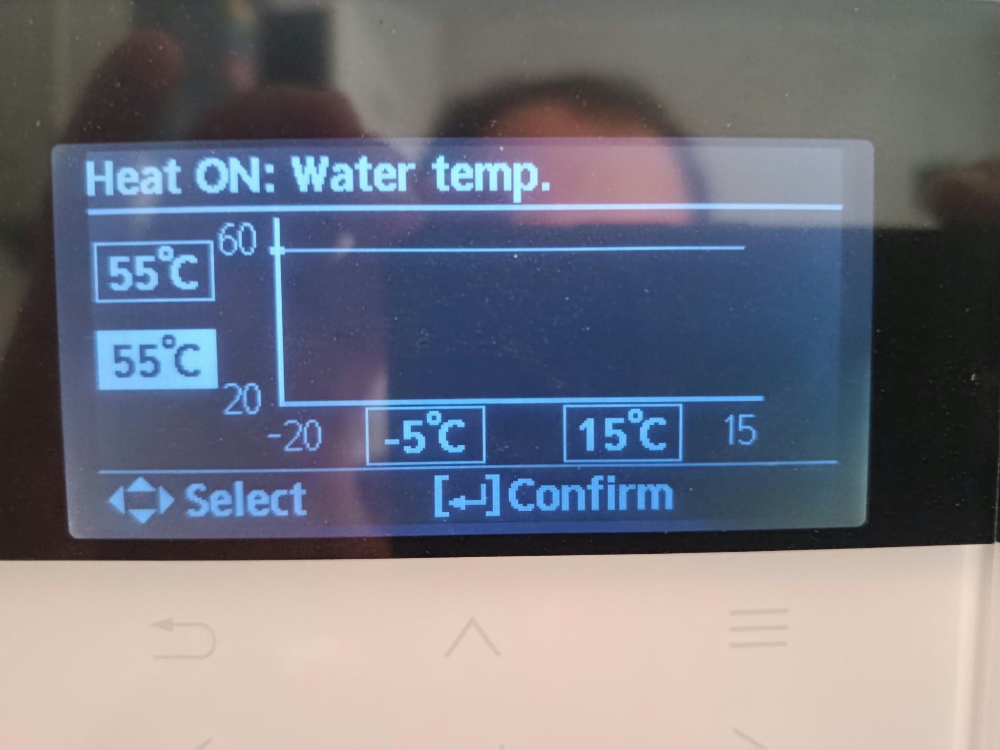 Komentár: Na začiatok vypni vypinačom jednotku Panasonic WH-SXC12K9E8, nastav si jazyk na anglický, potom: Installer setup → Operation setup → Heat → Water temp. for heating ON → Compensation curve